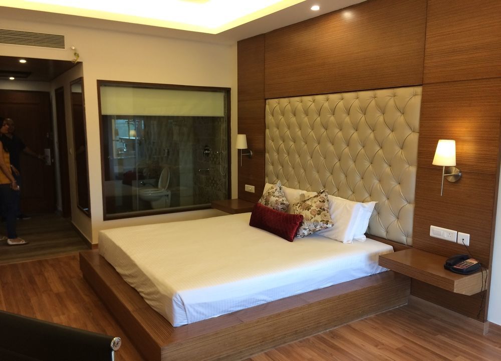 Rs Sarovar Portico Palampur Exterior photo