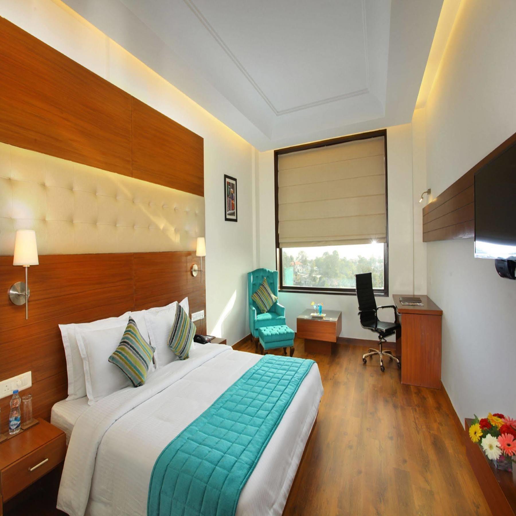 Rs Sarovar Portico Palampur Exterior photo