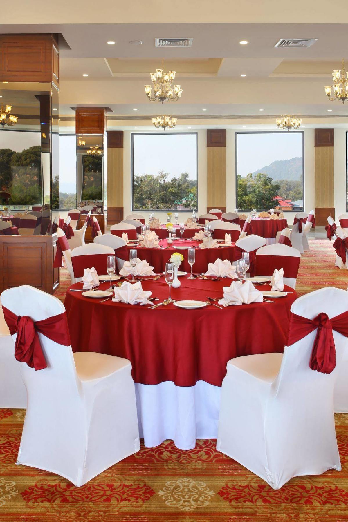 Rs Sarovar Portico Palampur Exterior photo