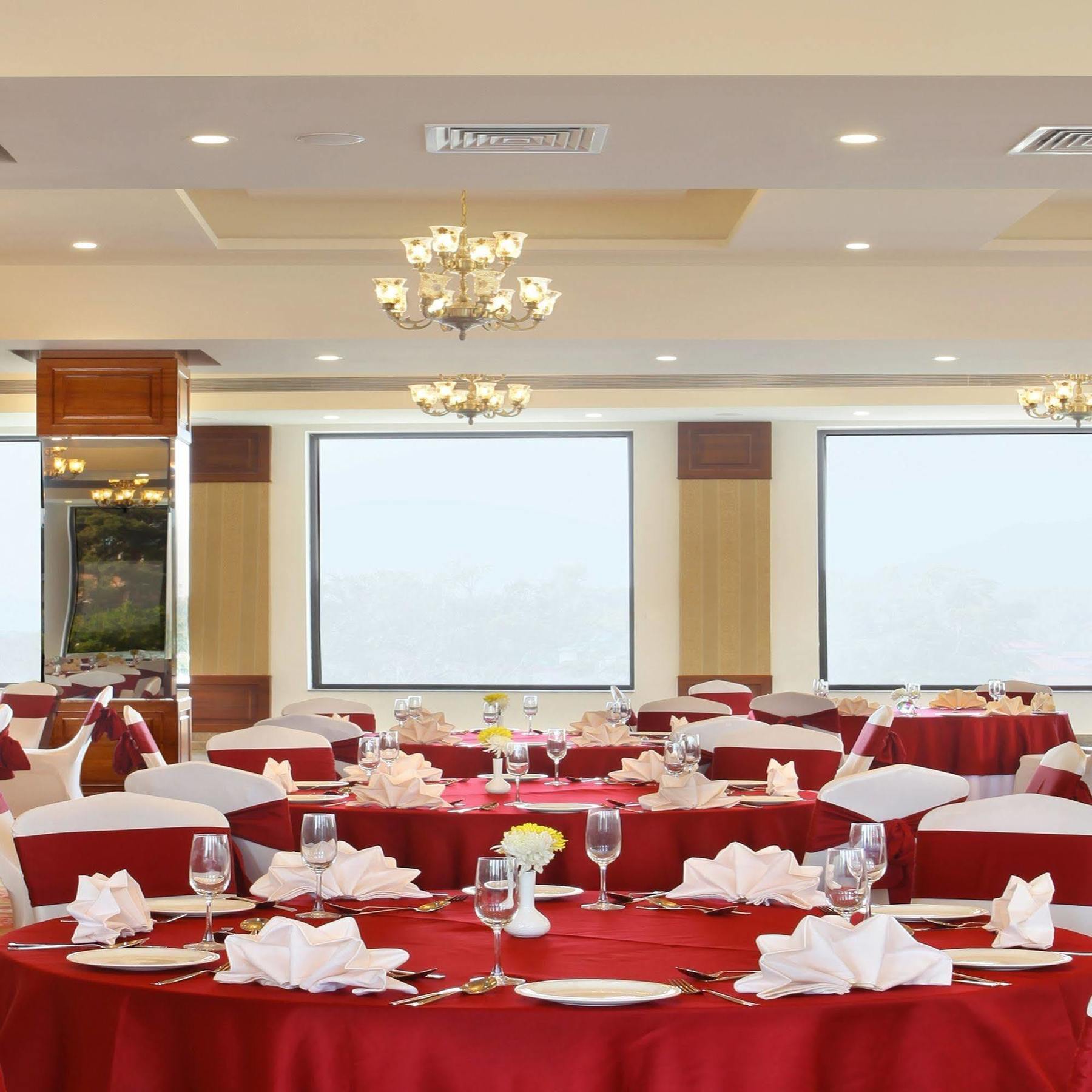 Rs Sarovar Portico Palampur Exterior photo
